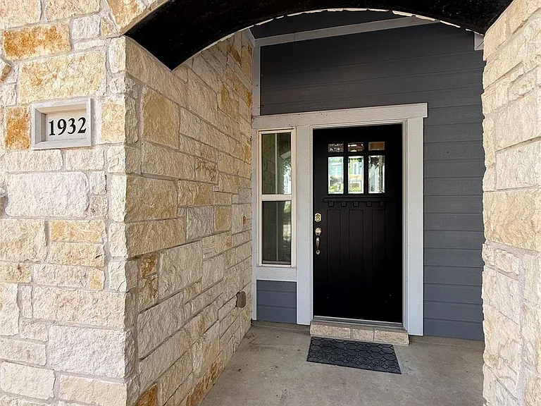 1932 Tramson Dr #102C — Photo 2
