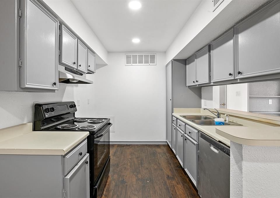 Woodforest Condominiums Houston, TX Zillow