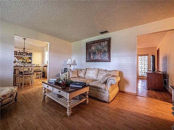 2nd image of 860 S Oakwood Loop