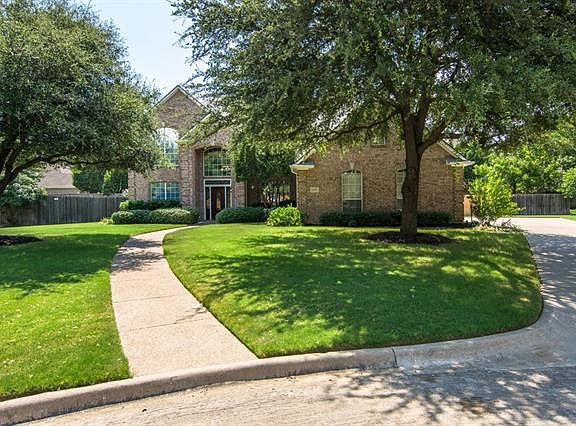 4th image of 1502 Spruce Ct