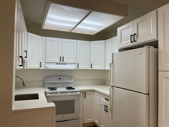 4th image of 432C Mananai Pl