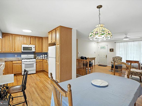 4th image of 309 N Carolina Ave