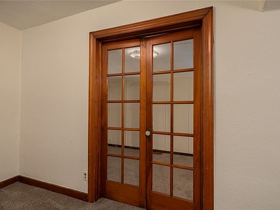 5th image of 210 N Maple Ave