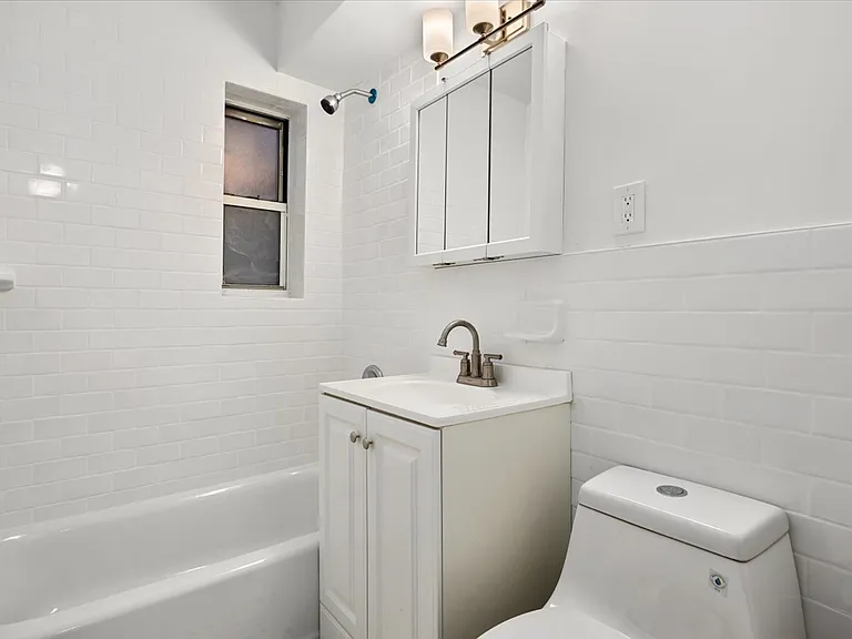 6730 Clyde St #3B — Photo 6