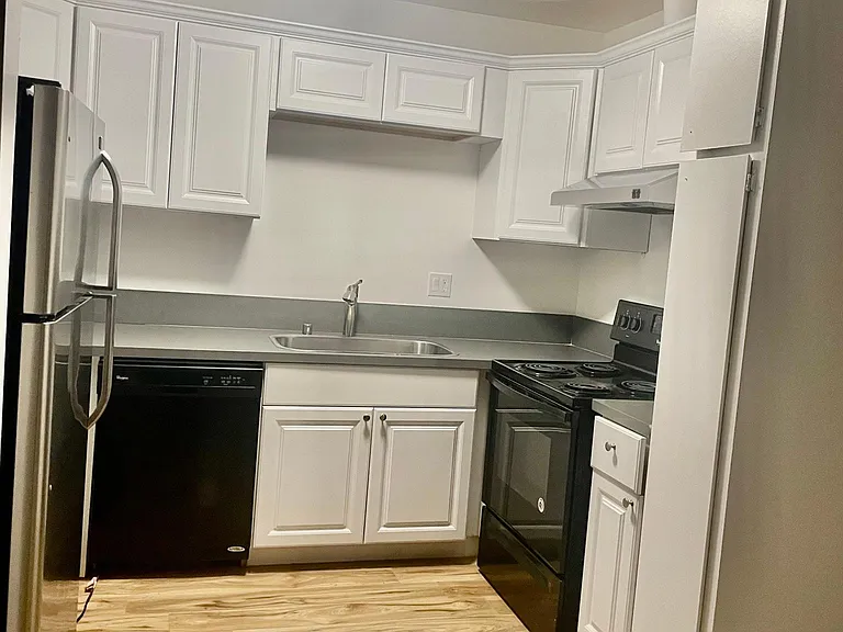 1811 E Grand Ave #86 — Photo 17