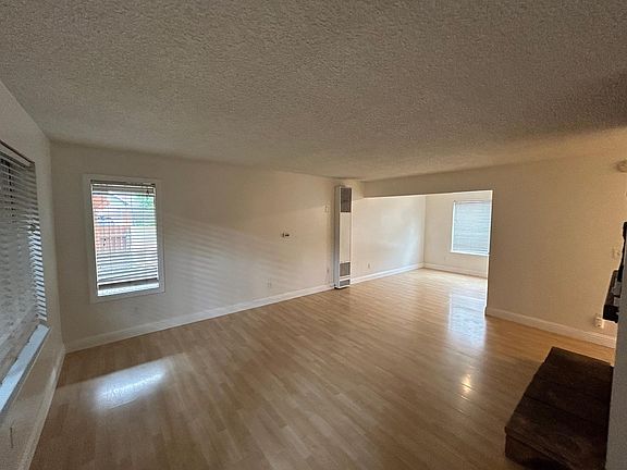 3rd image of 3713 Aspen Ave #1