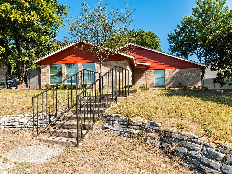 1902 Valley Hill Cir #B — Photo 2