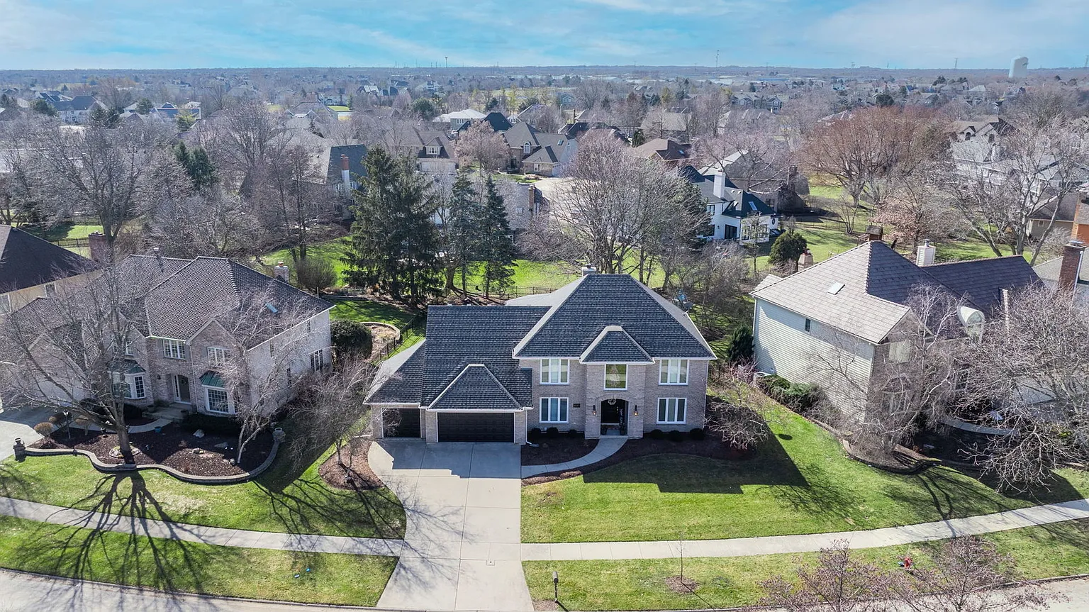 4017 Broadmoor Cir photo 1