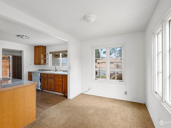 4th image of 218 18th Street NW