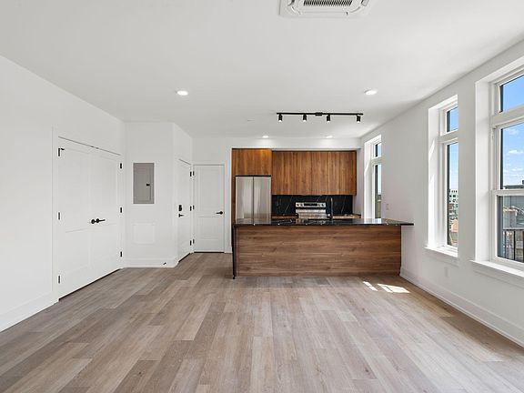 3rd image of 1801 N 2nd St #401