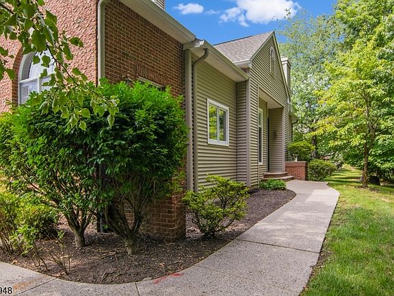 4th image of 8 Clements Ct