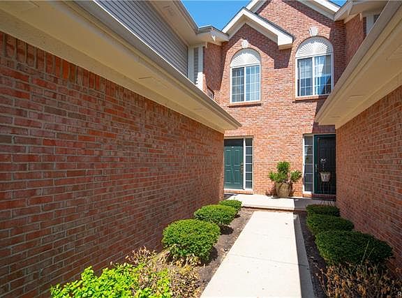 3rd image of 405 James Cir #1