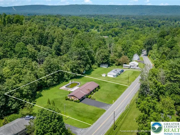 3573 Old Mill Rd, Slatington, PA 18080