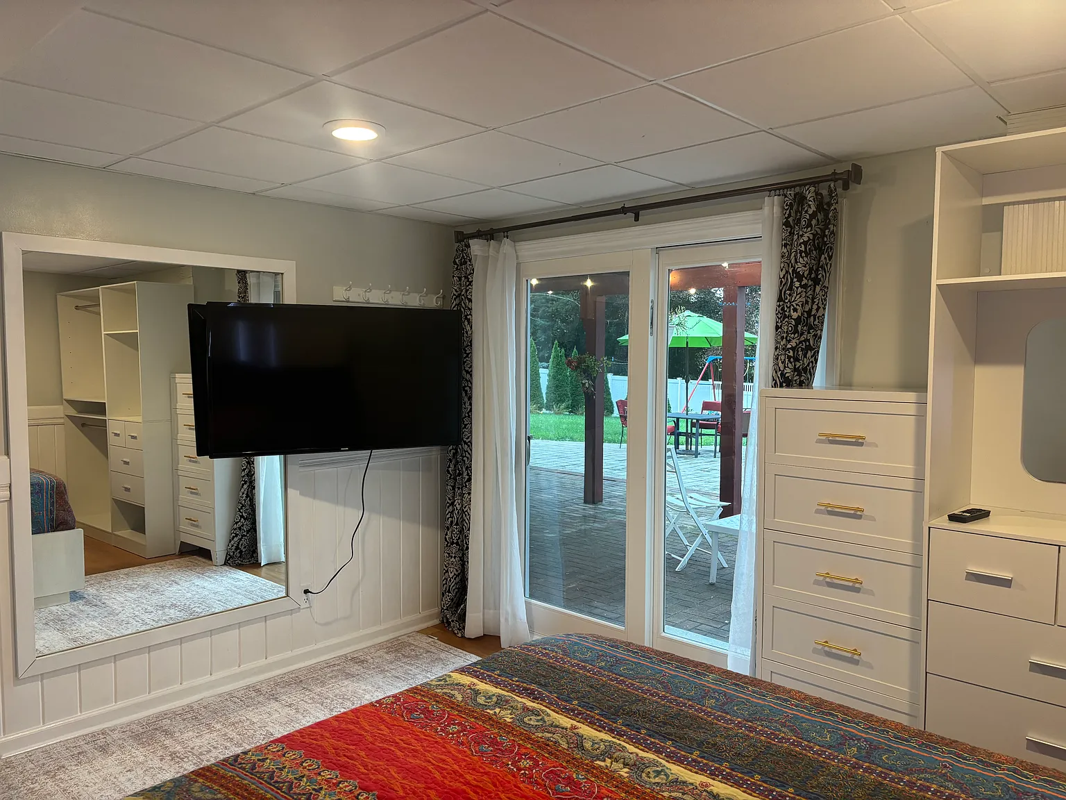 2 bed, 1000 sqft, $2,050 — Photo 4