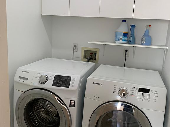 4th image of 4845 Elmwood Ave APT C