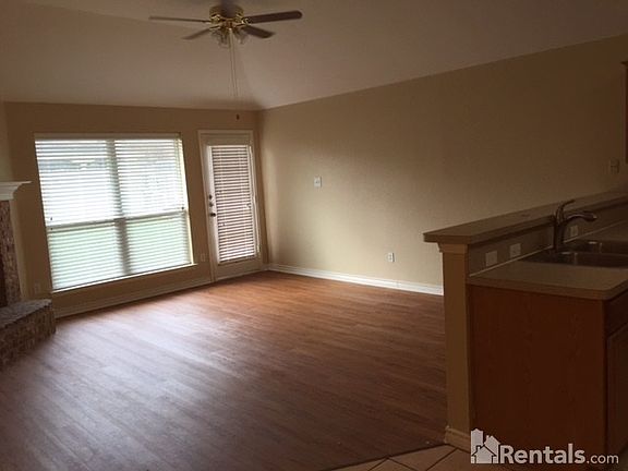 4th image of 1614 Brookleaf Dr