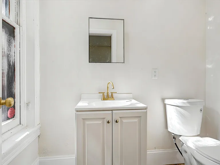 235 N Creighton St — Photo 4