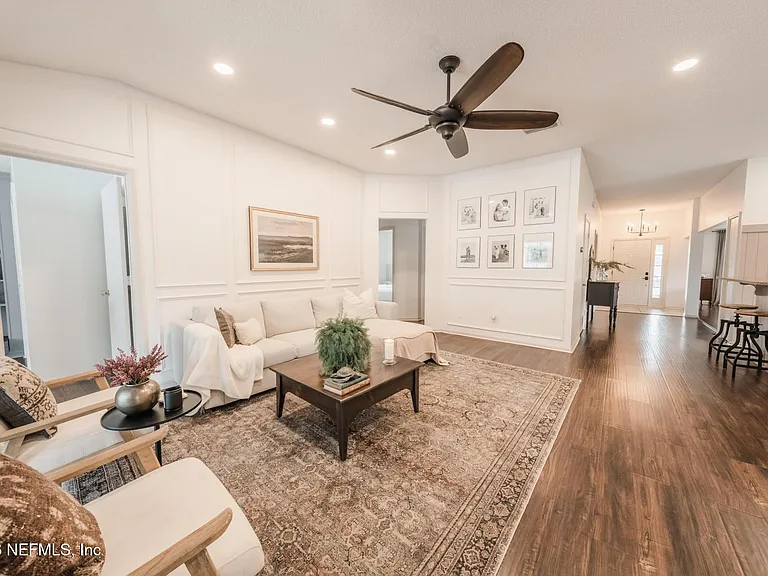 511 Chancellor Dr E — Photo 15