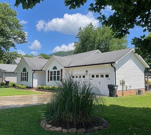 4th image of 169 Willow Creek Dr