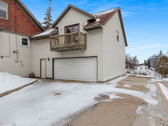 4th image of 220 Green Bay Rd