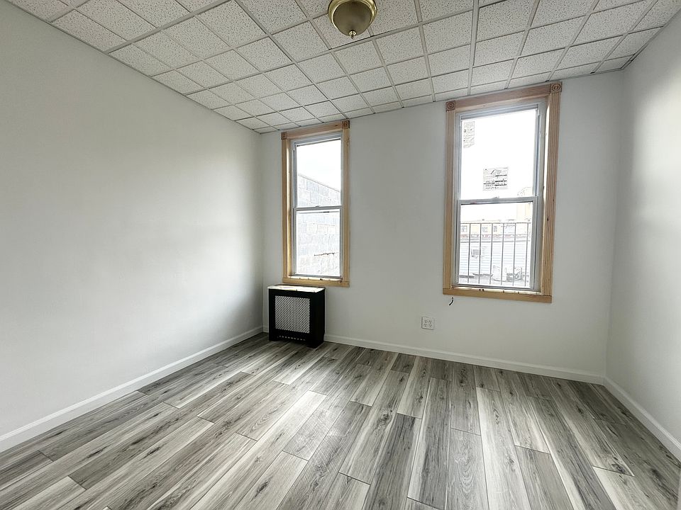 1st image of 382 Troutman St #2R
