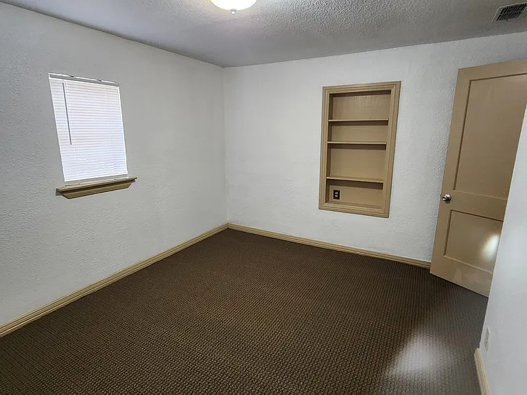 339 Drury Ln #1 — Photo 5