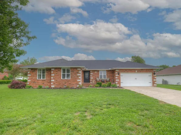 1335 E Airport Drive, Carthage, MO 64836