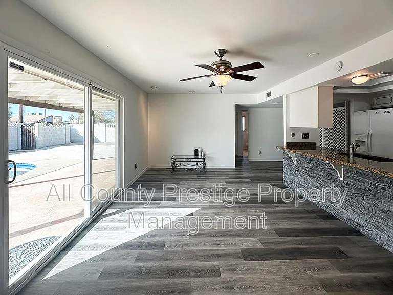 3459 W Dailey St — Photo 3
