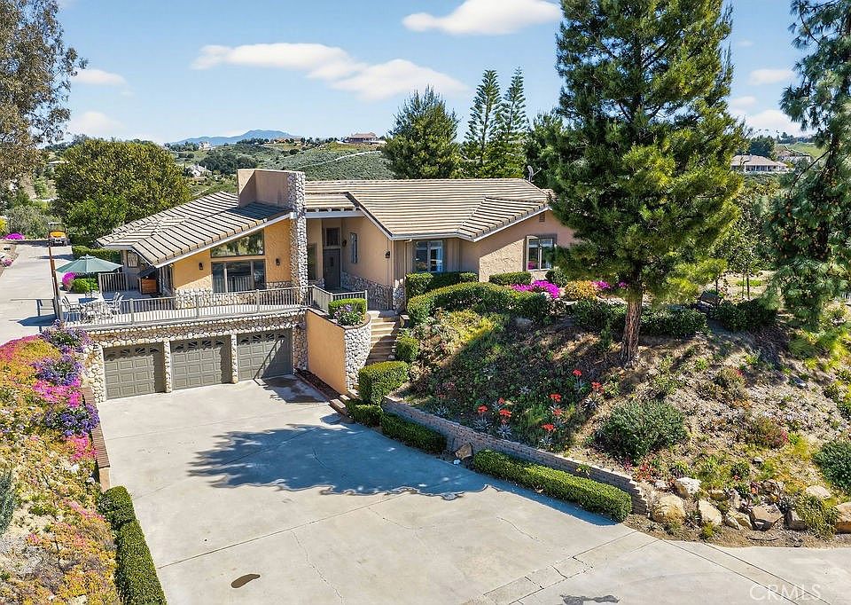 1st image of 20765 Avenida Castilla