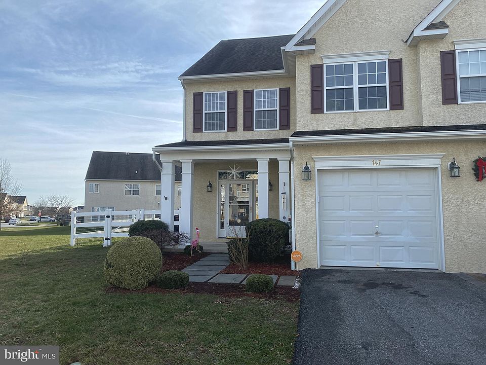 1st image of 147 Gillespie Ave