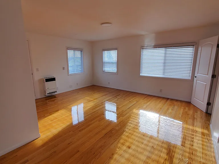 46 Thornton Ave #1/2 — Photo 11