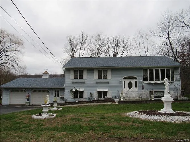 5 Pleasant Dr photo 1