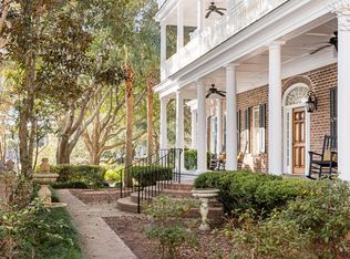 11 Eastlake Rd, Mount Pleasant, SC 29464