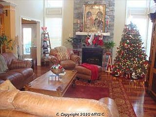 3rd image of 326 Hedgepocket Way