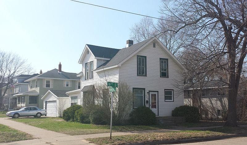 2nd image of 726 16th St S