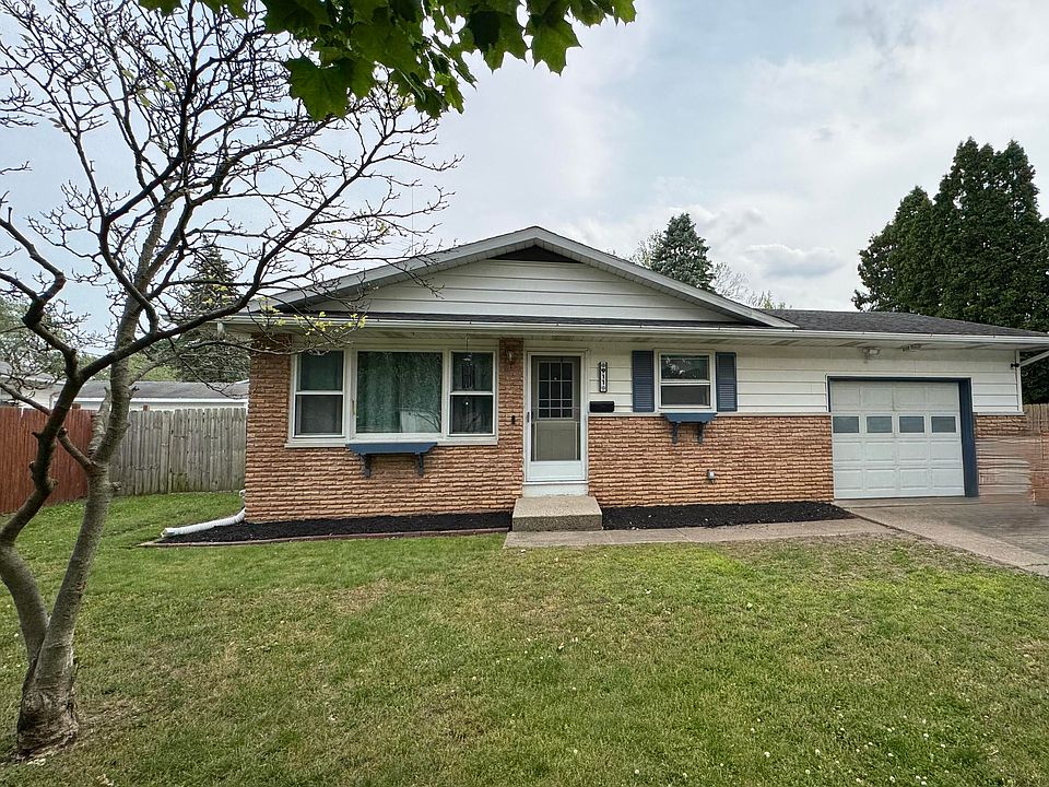 1st image of 911 Oakwood Dr