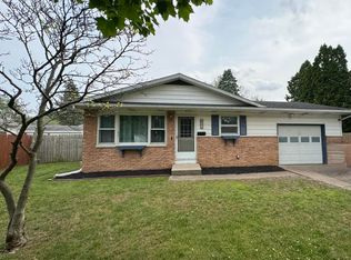 911 Oakwood Dr, Sturgis, MI 49091