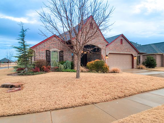 2nd image of 17300 Avila Ln