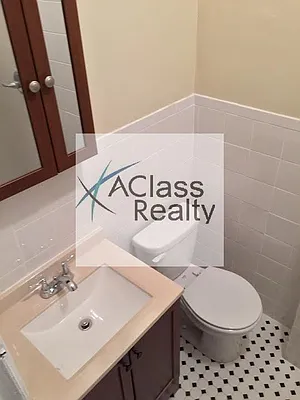 Rented by A Class Realty Long Island City LLC | media 4