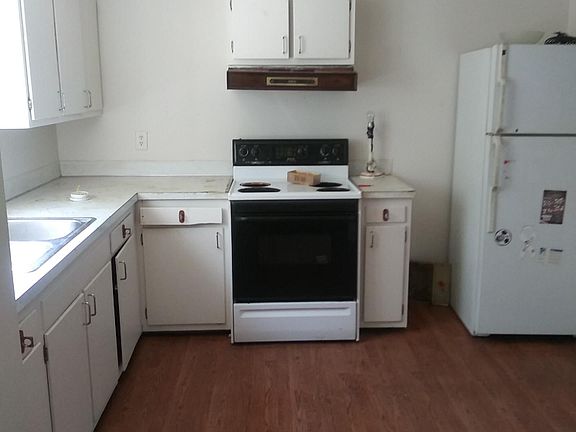 2nd image of 2025 S Averill Ave #B