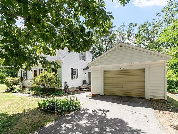 3rd image of 430 Williams Rd