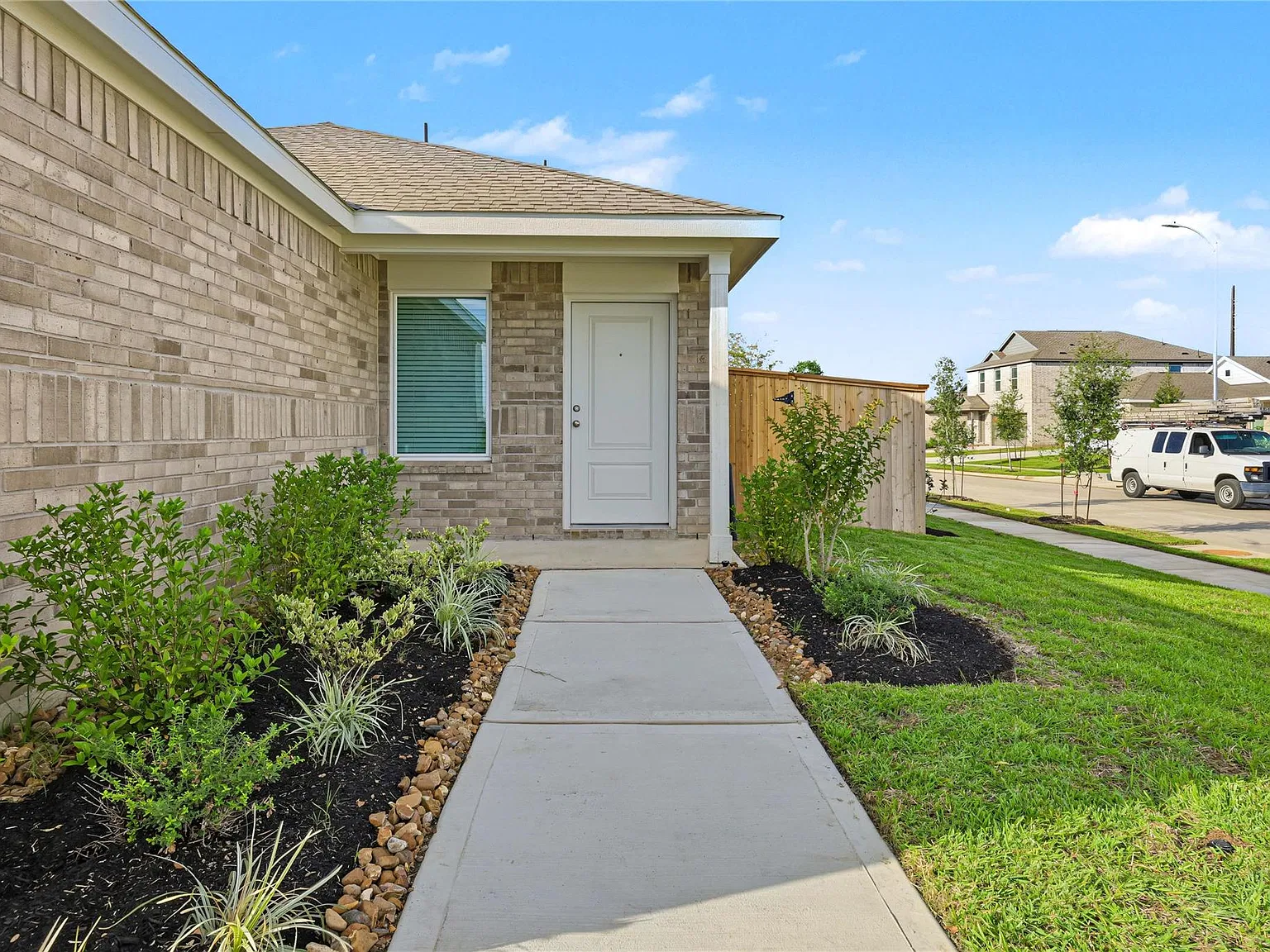 3 bed, 2.0 bath, $2,150 — Photo 3