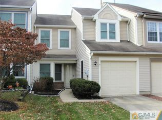 11 Endsleigh Pl, Robbinsville, NJ 08691