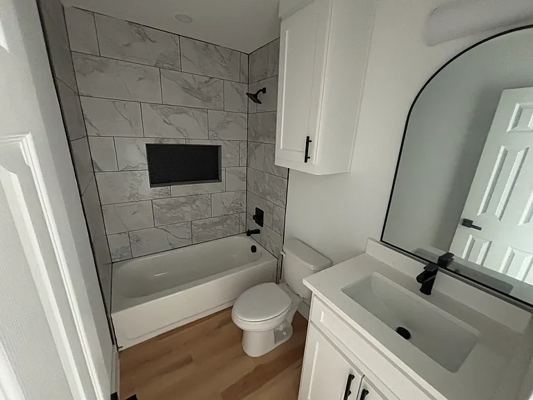 2210 Henry St #A — Photo 10