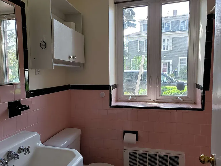 Hollis St — Photo 36