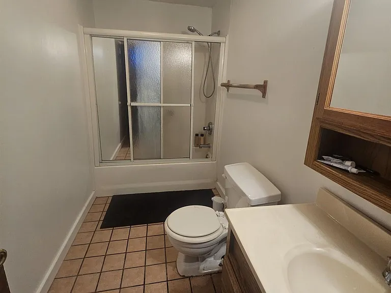 4035 N Hinkle Rd — Photo 15