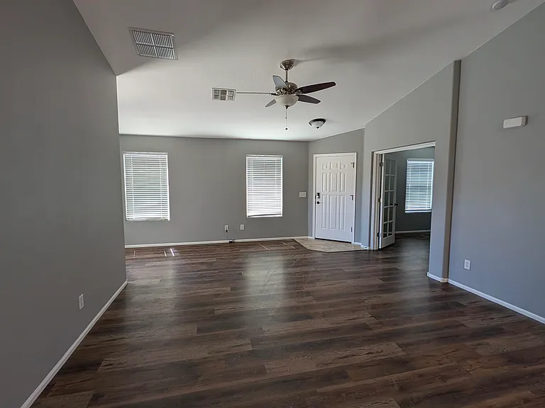 1377 E Pryor Rd — Photo 13