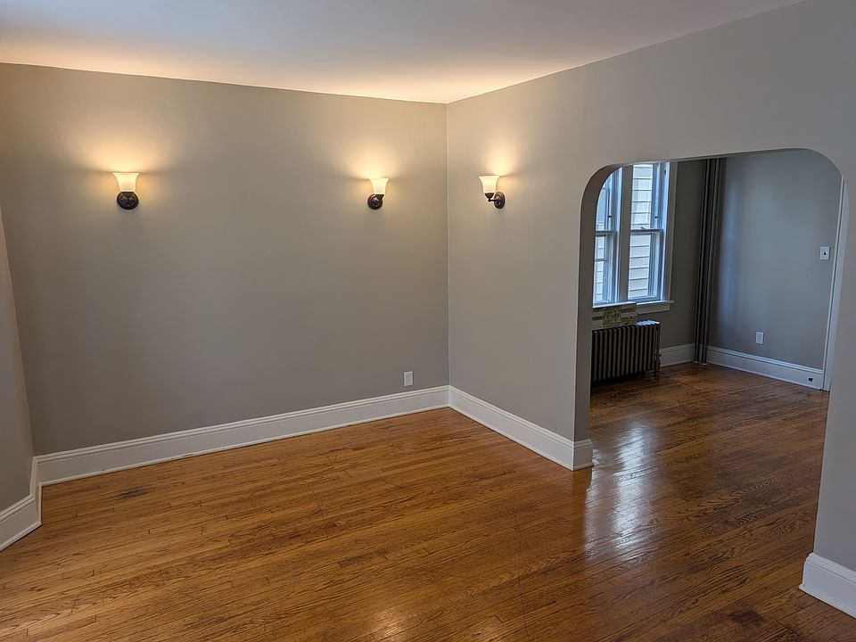 1st image of 123 S Main Ave #1