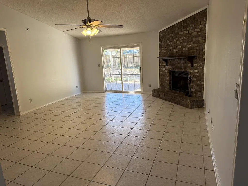 2719 Sanibel Pl — Photo 3