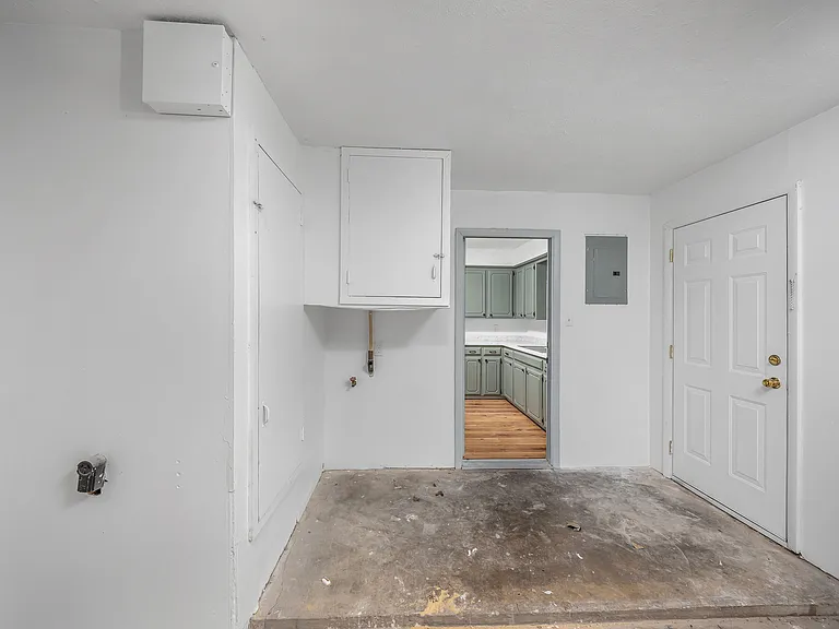 305 NE Angus St — Photo 13